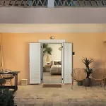 Studio Apartment 5, Unique Location - Sea View